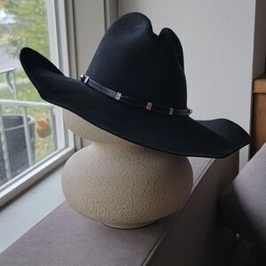 A Classic Hard-brimmed Western Hat